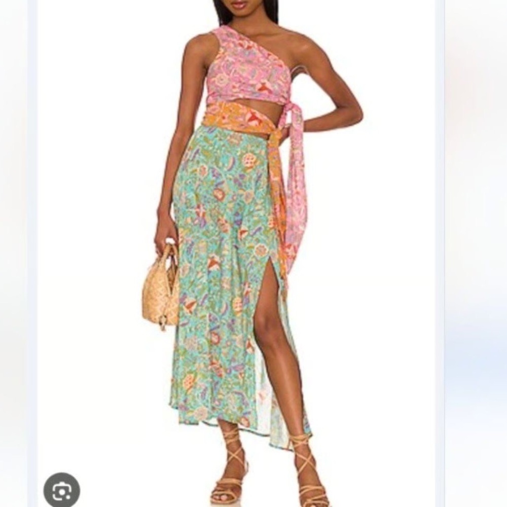 One Shoulder Midi Dress in Botanical Print
LOVE THE LABEL